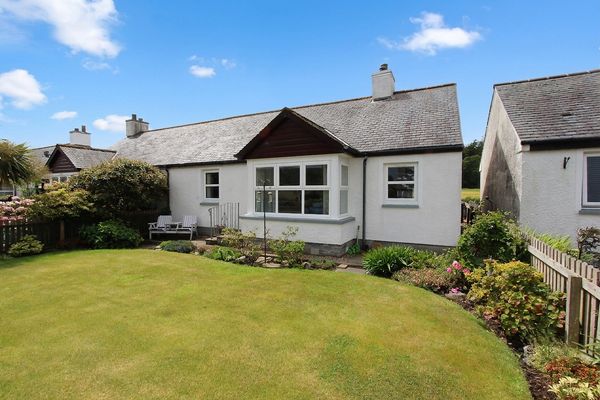 Photograph of 6 Ardwell Park, Ardwell